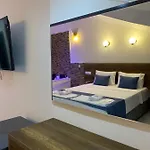Hotel Nefis 3*